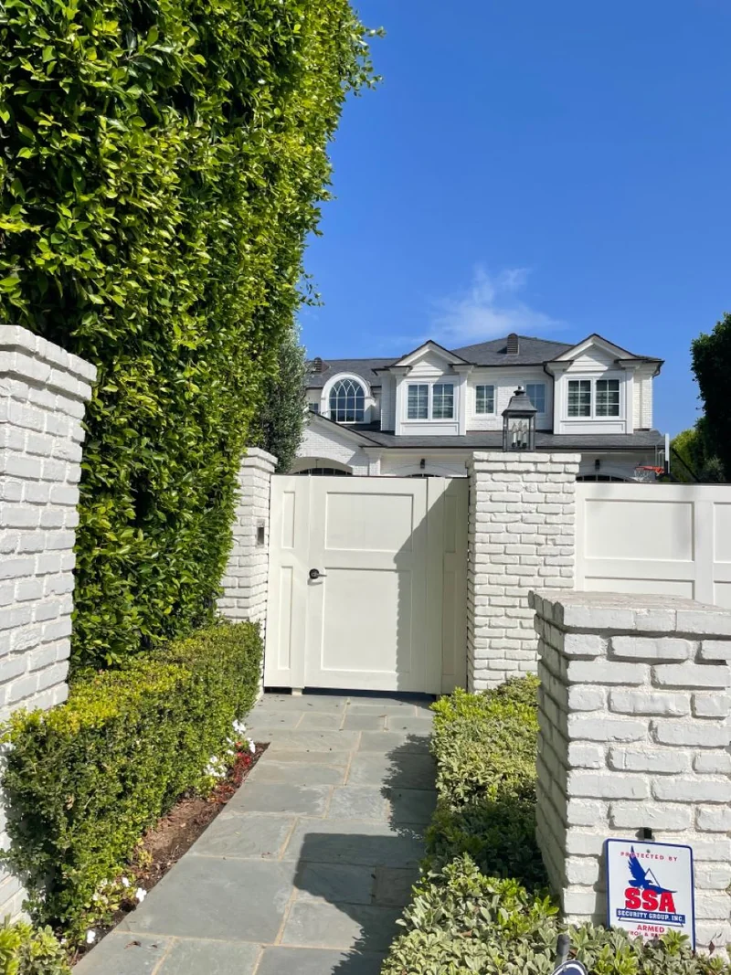 Empty room before virtual staging